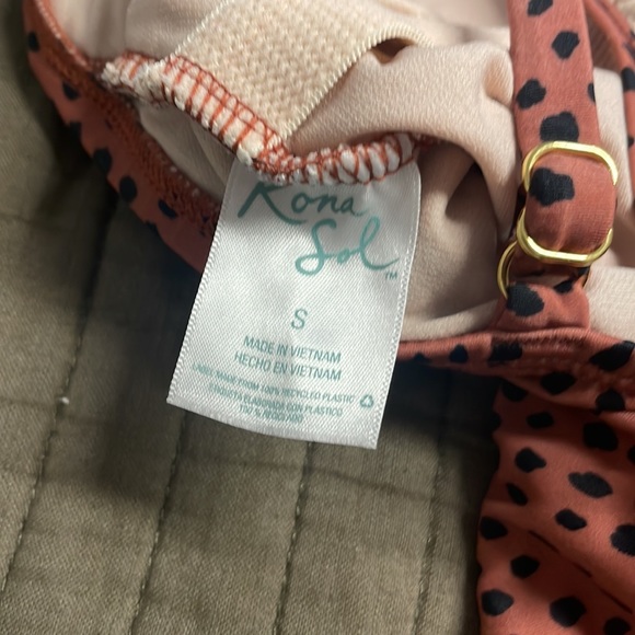 Swimsuit - Picture 3 of 3